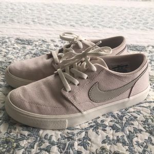 Nike SB shoes sz 6 like brand new